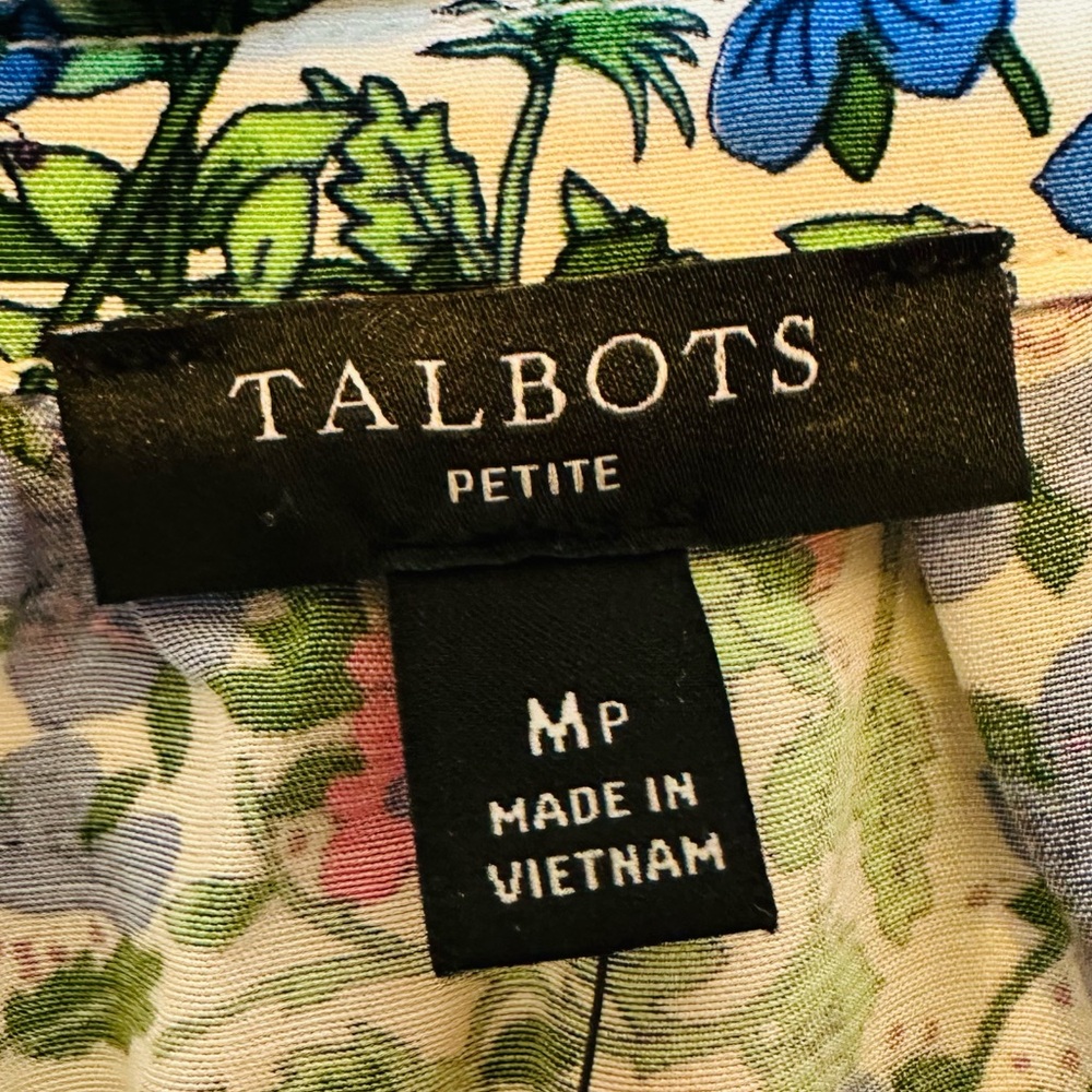 Talbots Women’s Floral Blouse 1/4 Button Down Size Medium - Picture 5 of 7